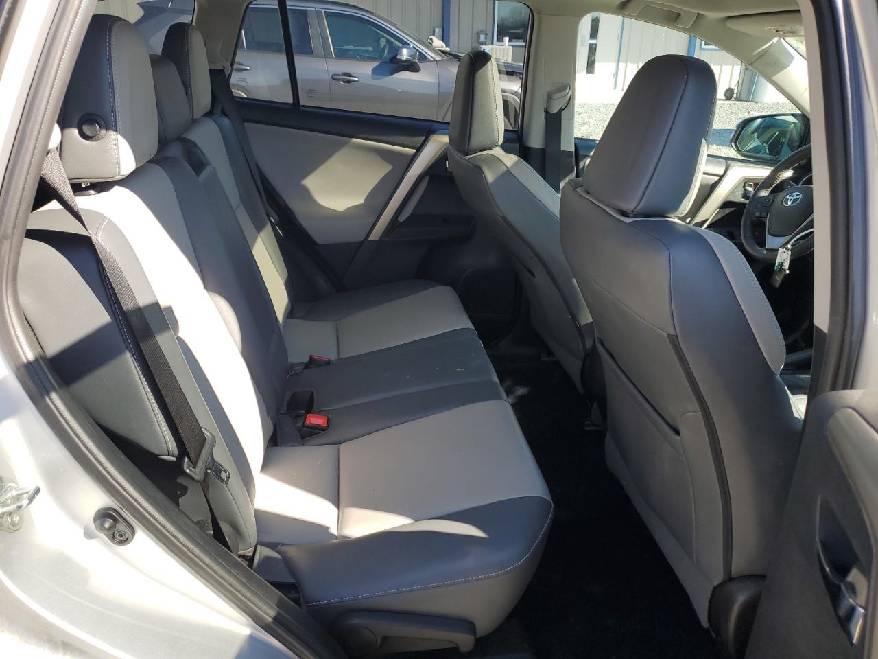 2014 Toyota RAV 4 - Image 11