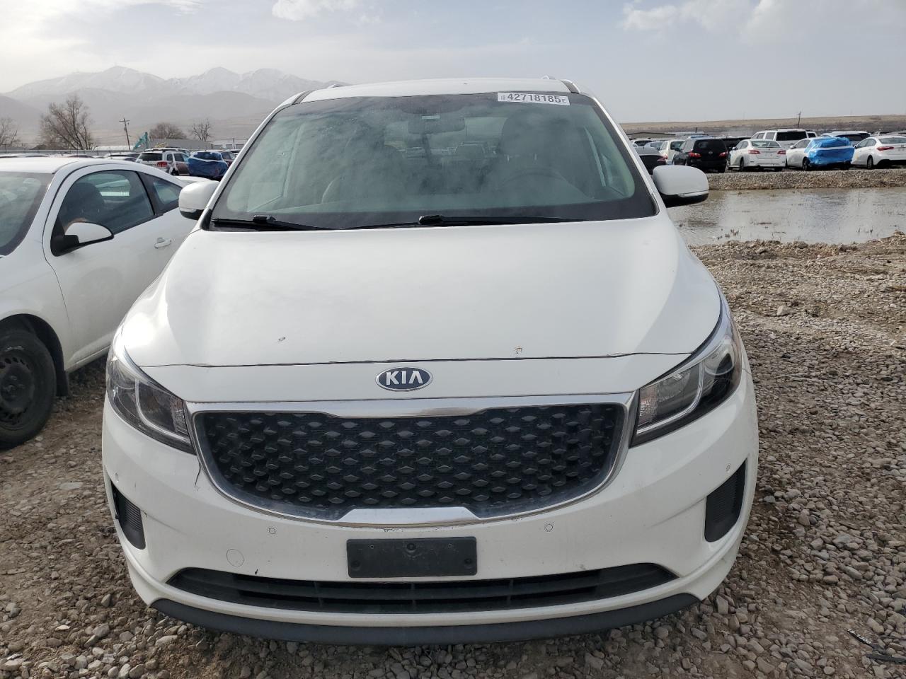2017 Kia Sedona - Image 5