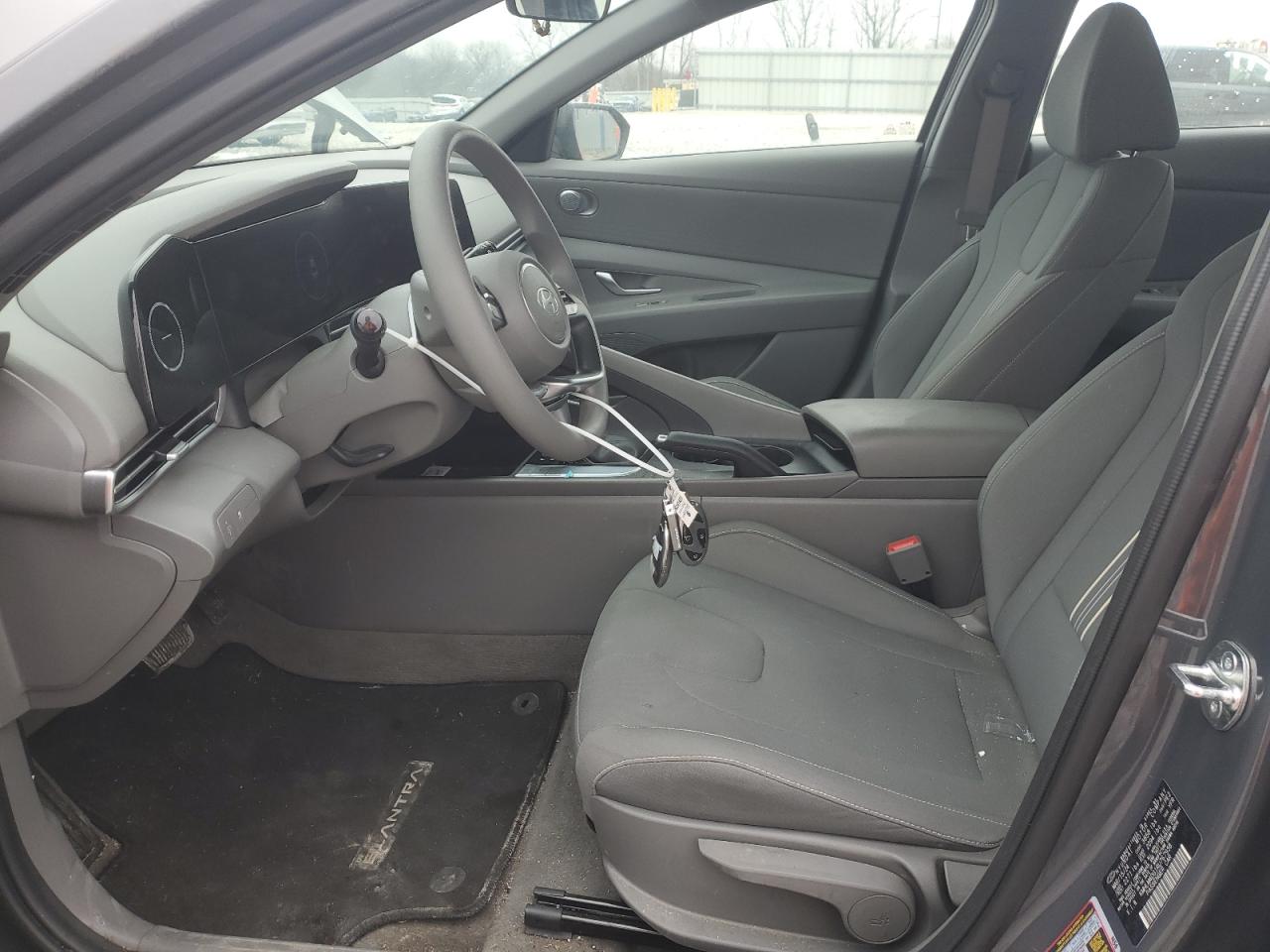 2024 Hyundai Elantra - Image 7