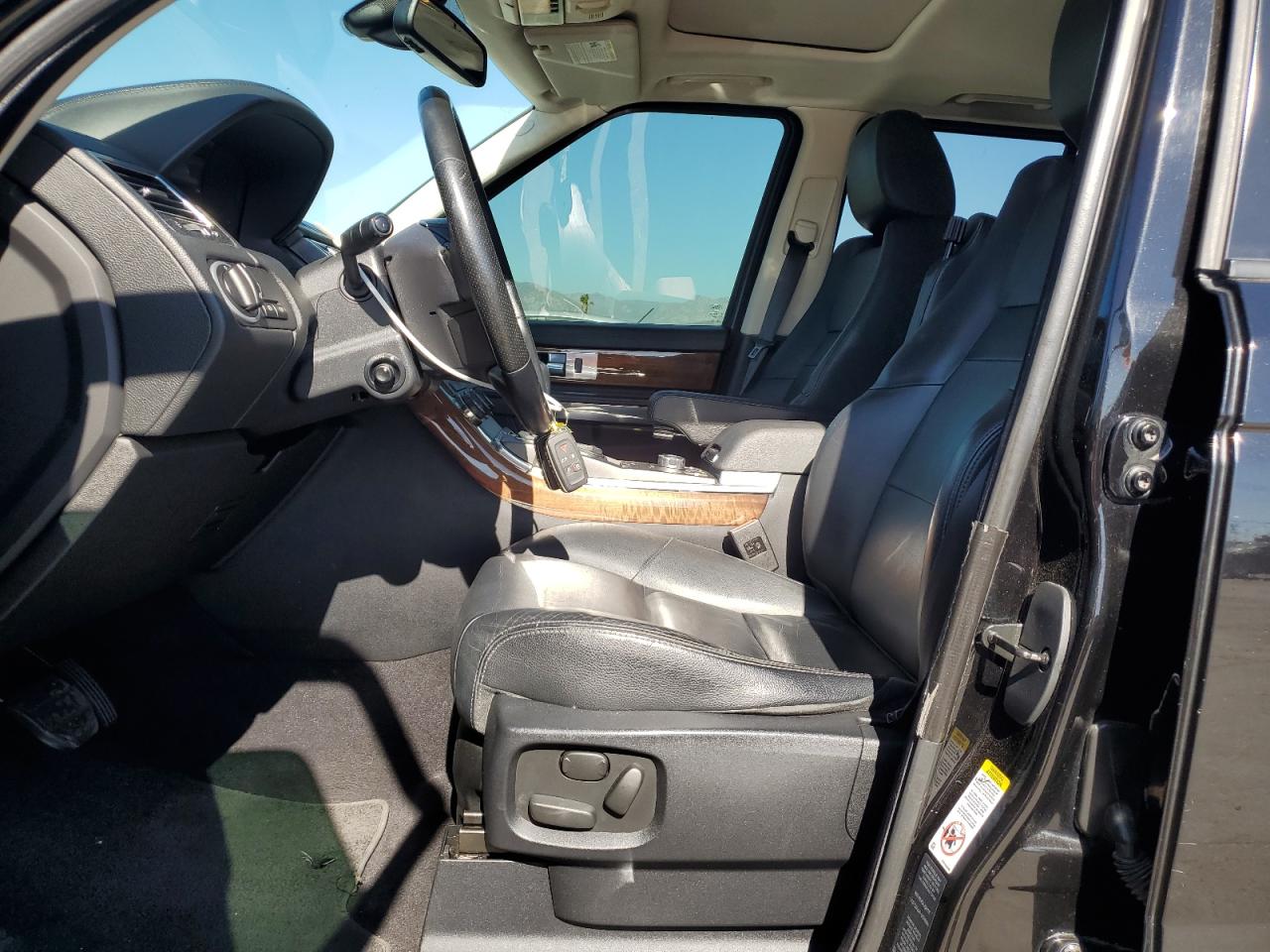 2010 Land Rover Range Rover - Image 7