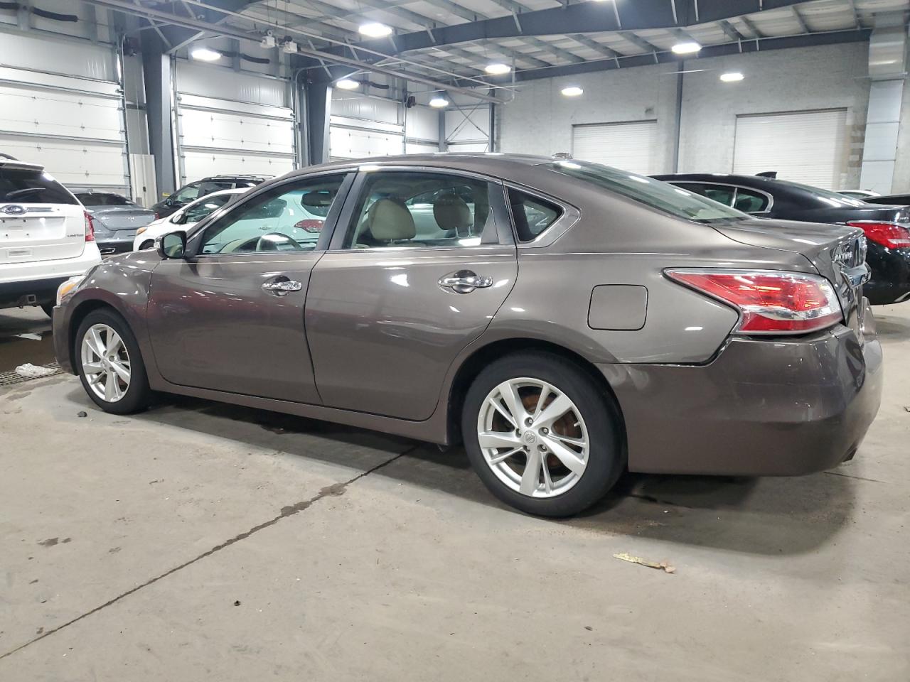 2015 Nissan Altima - Image 2