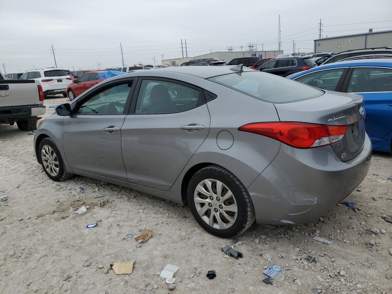 2012 Hyundai Elantra - Image 2