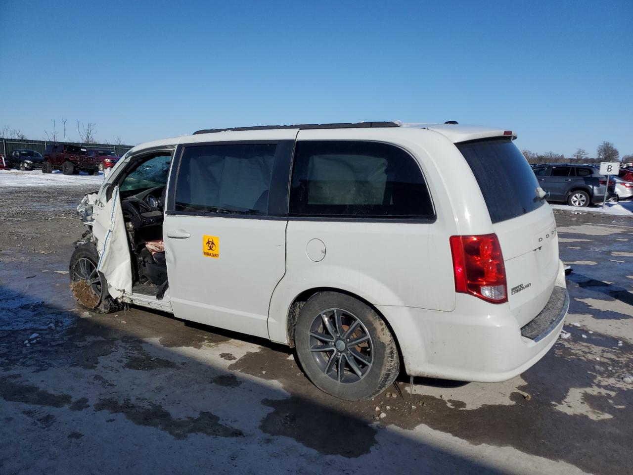 2018 Dodge Caravan - Image 2