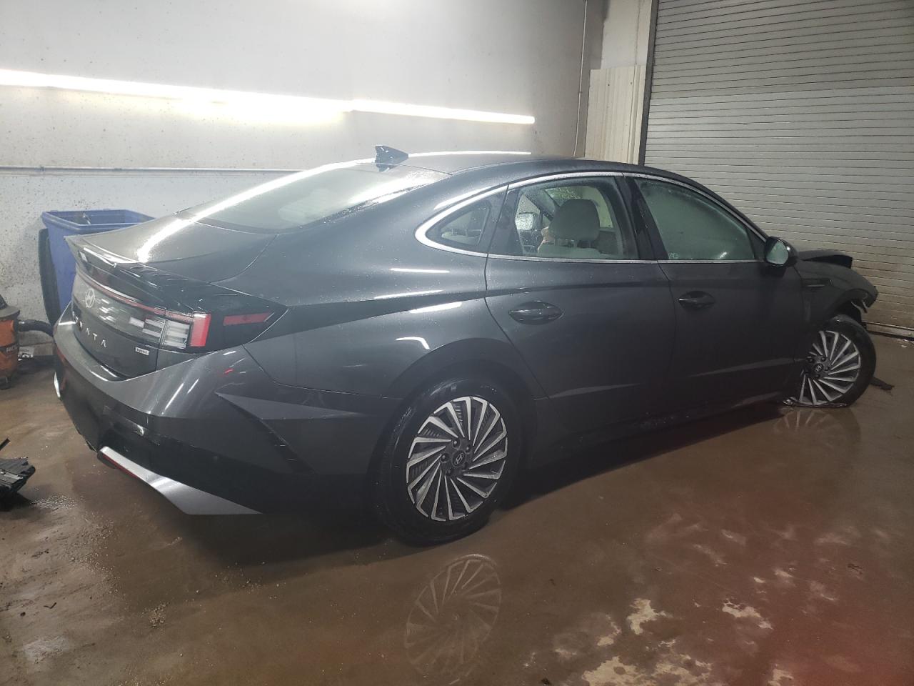 2024 Hyundai Sonata - Image 3