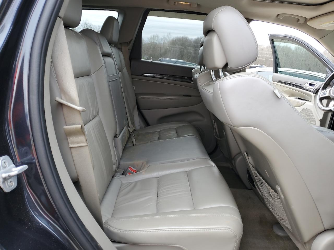 2012 Jeep Grand Cherokee - Image 11