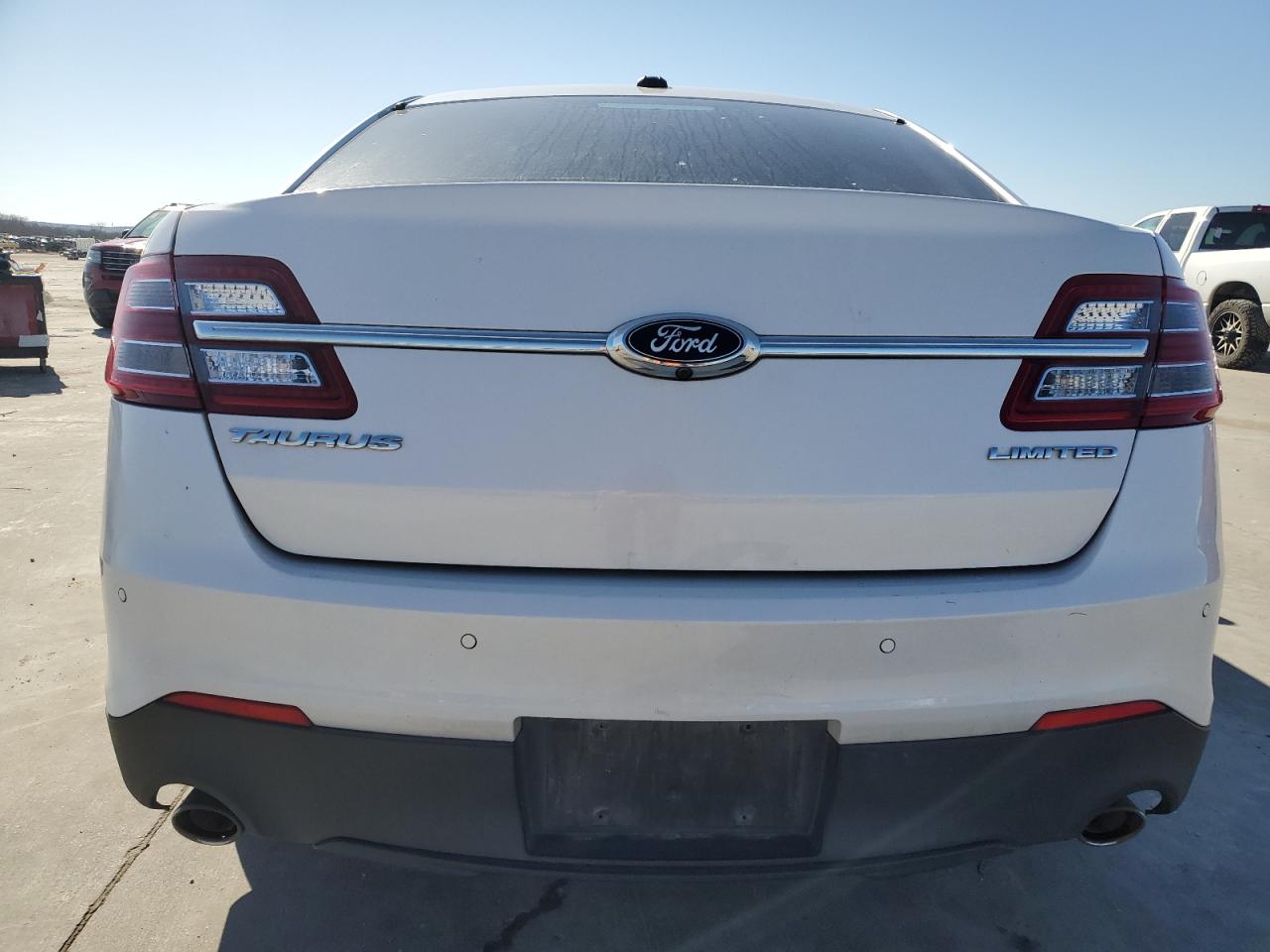 2018 Ford Taurus - Image 6