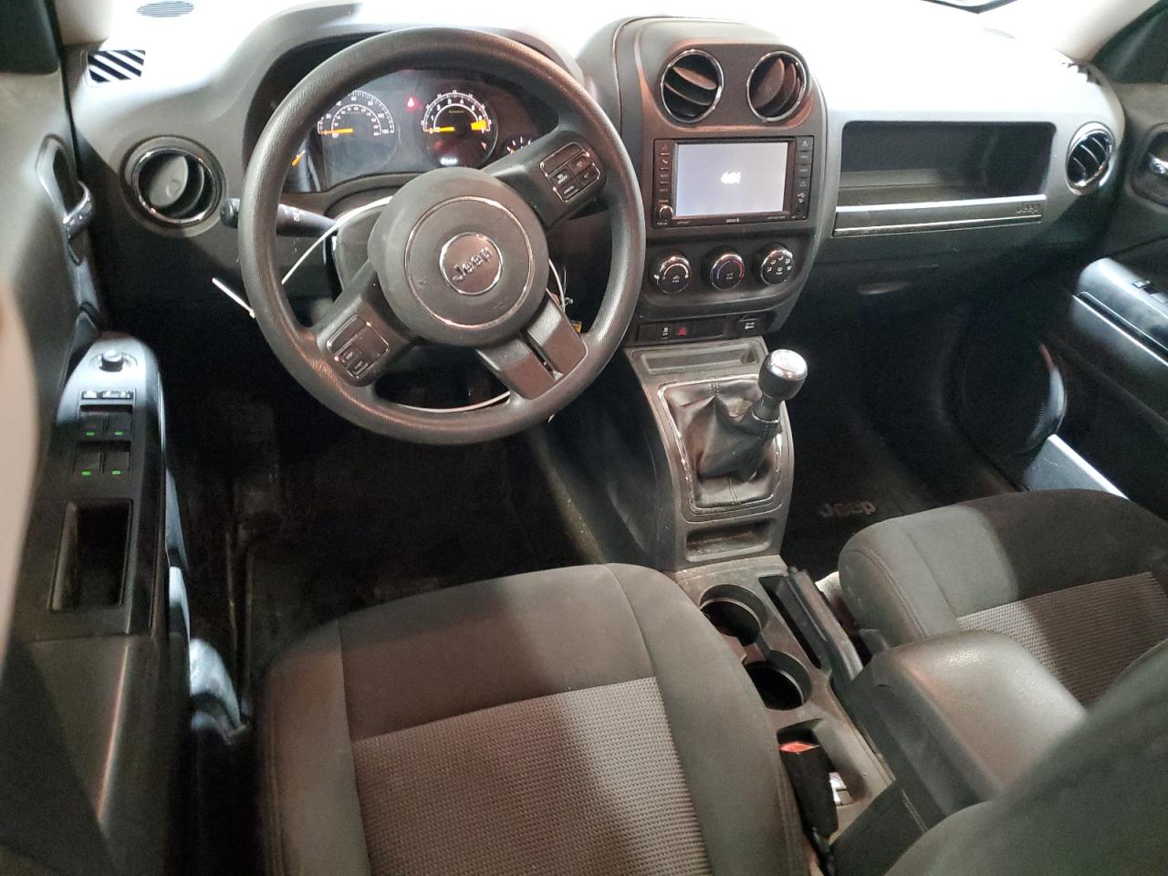 2017 Jeep Liberty (Patriot) - Image 8