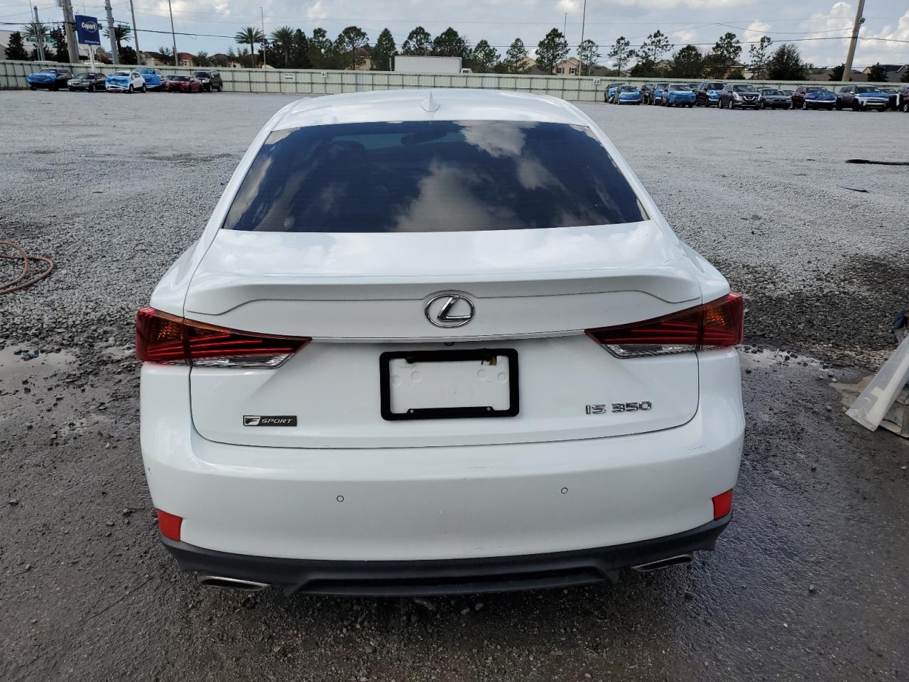 2018 Lexus IS - Image 6