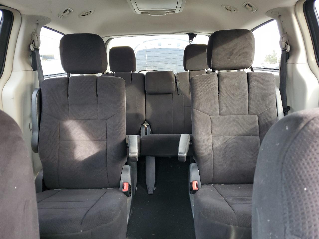2011 Dodge Caravan - Image 10