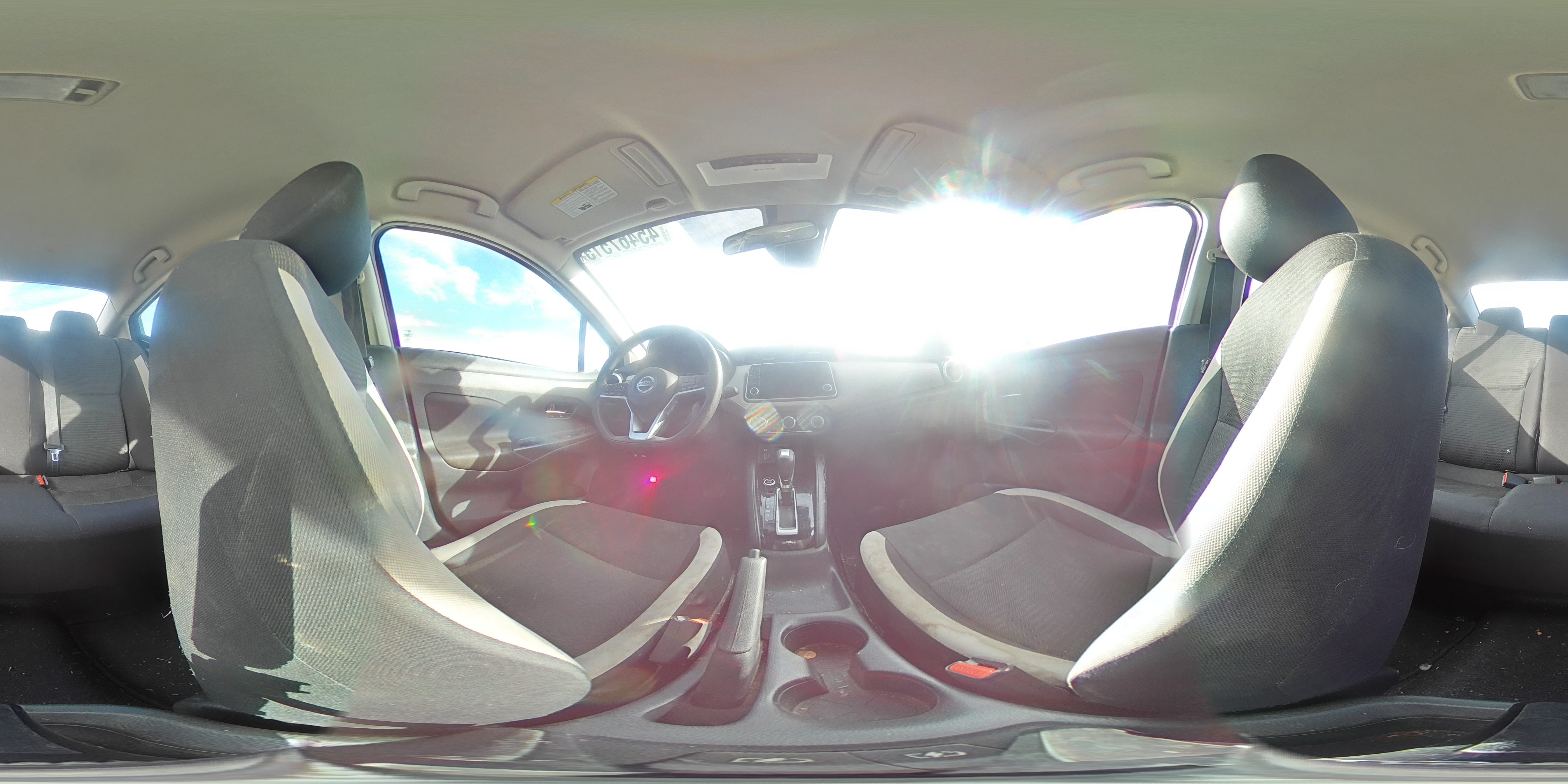 2021 Nissan Versa - Image 12