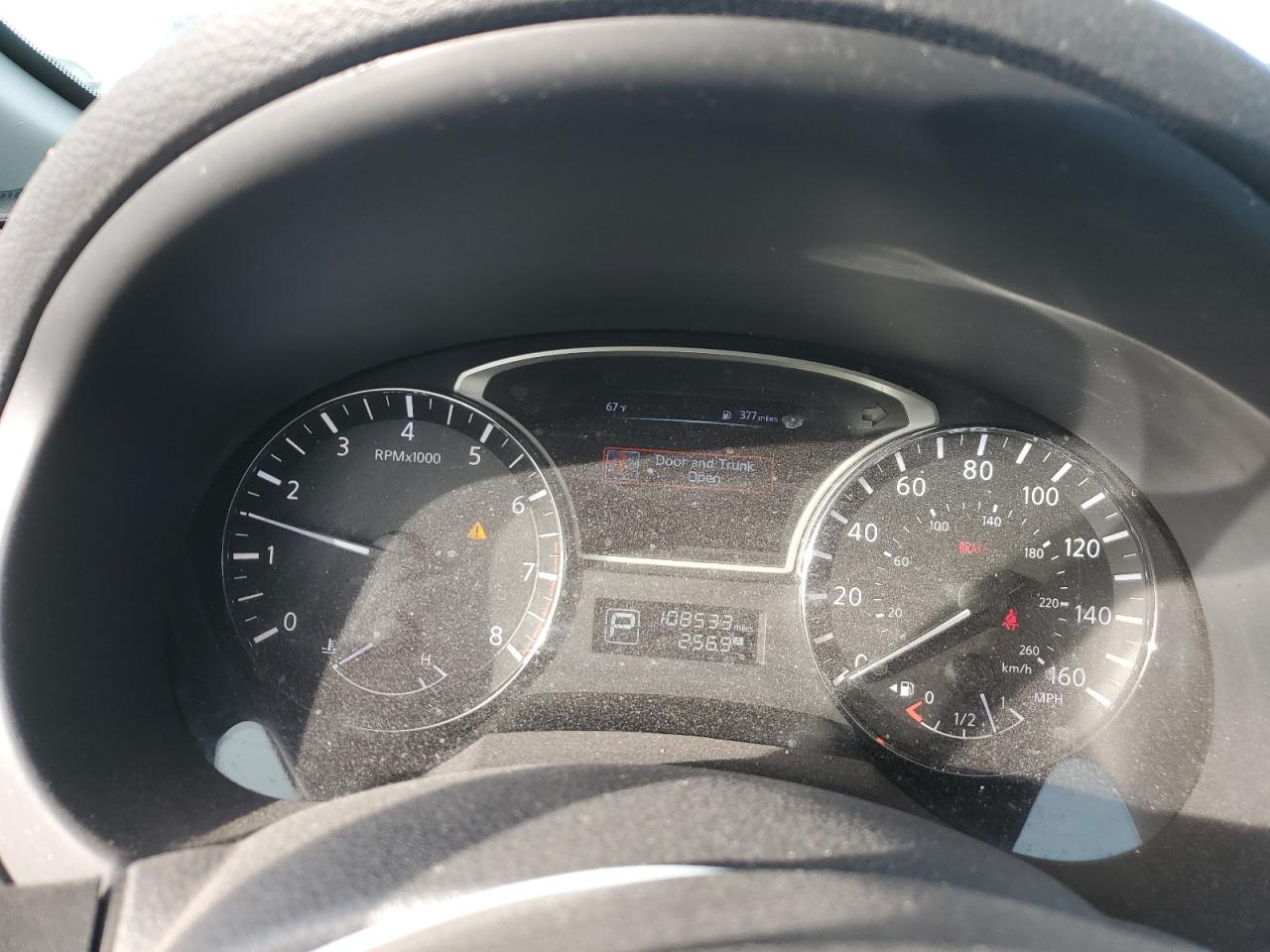 2015 Nissan Altima - Image 9