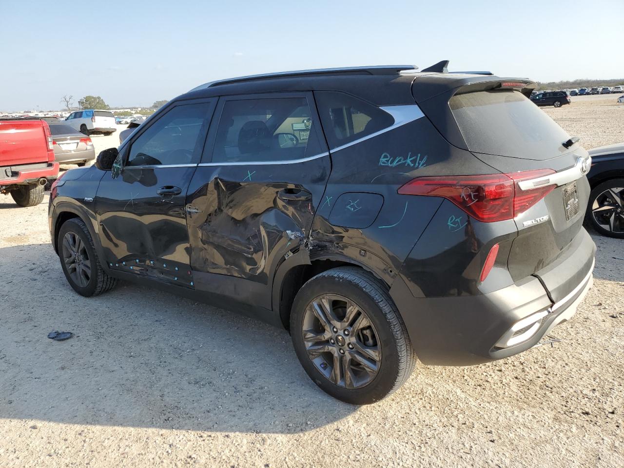 2021 Kia Seltos - Image 2