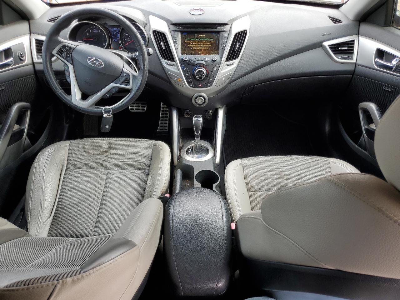 2013 Hyundai Veloster - Image 8