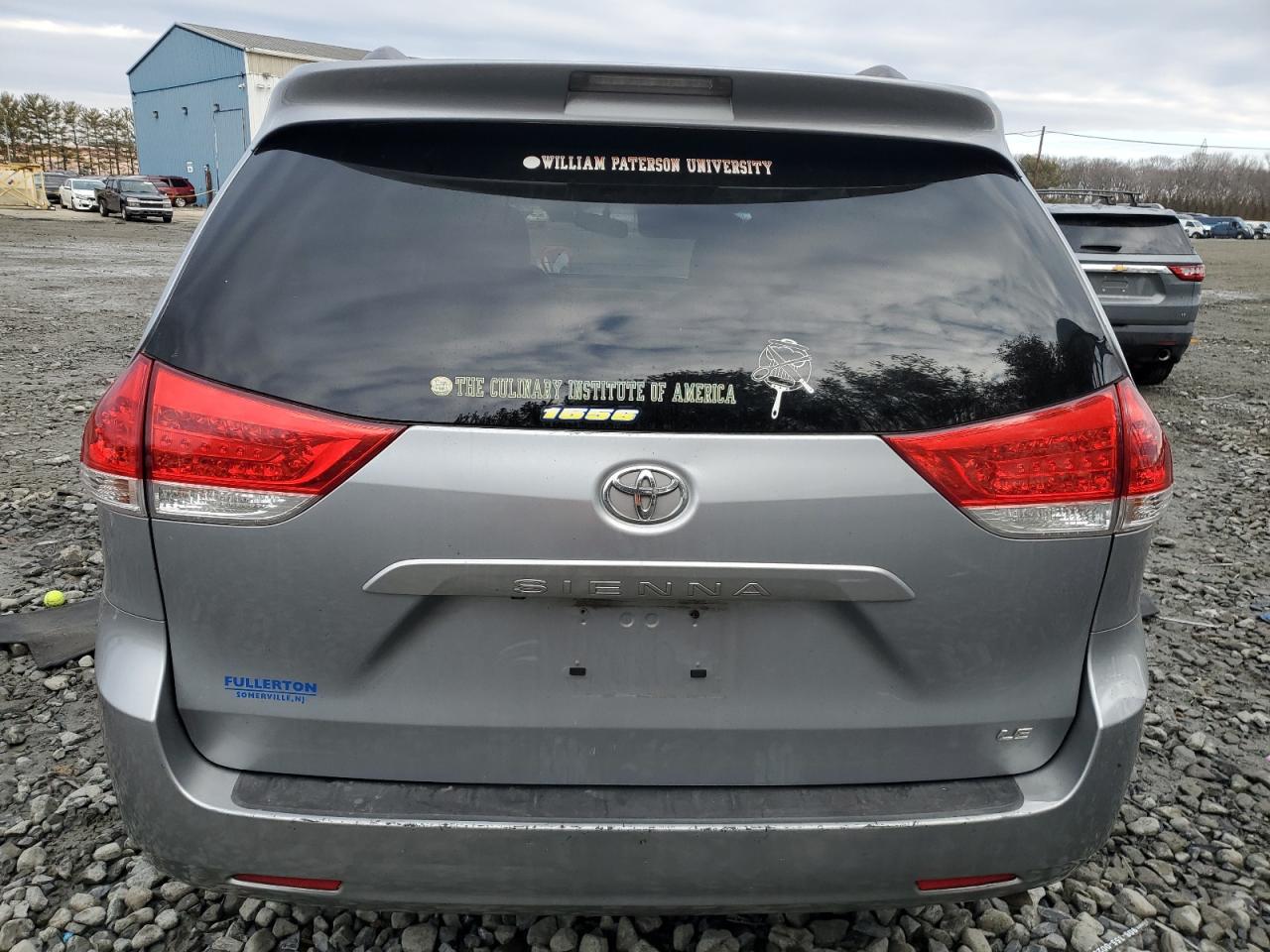 2011 Toyota Sienna - Image 6