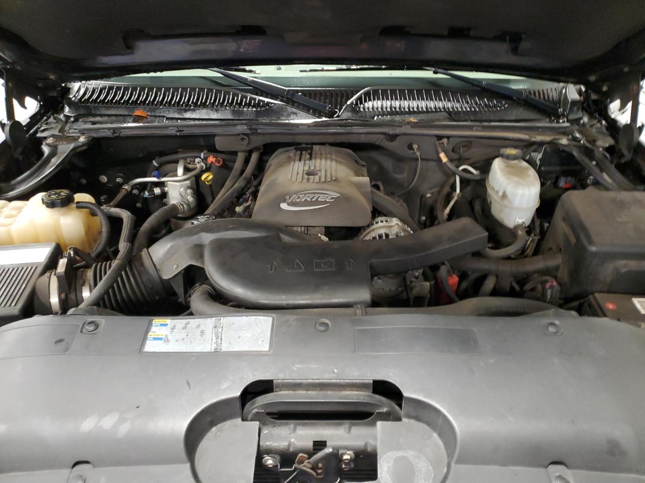 2005 Chevrolet Avalanche - Image 11