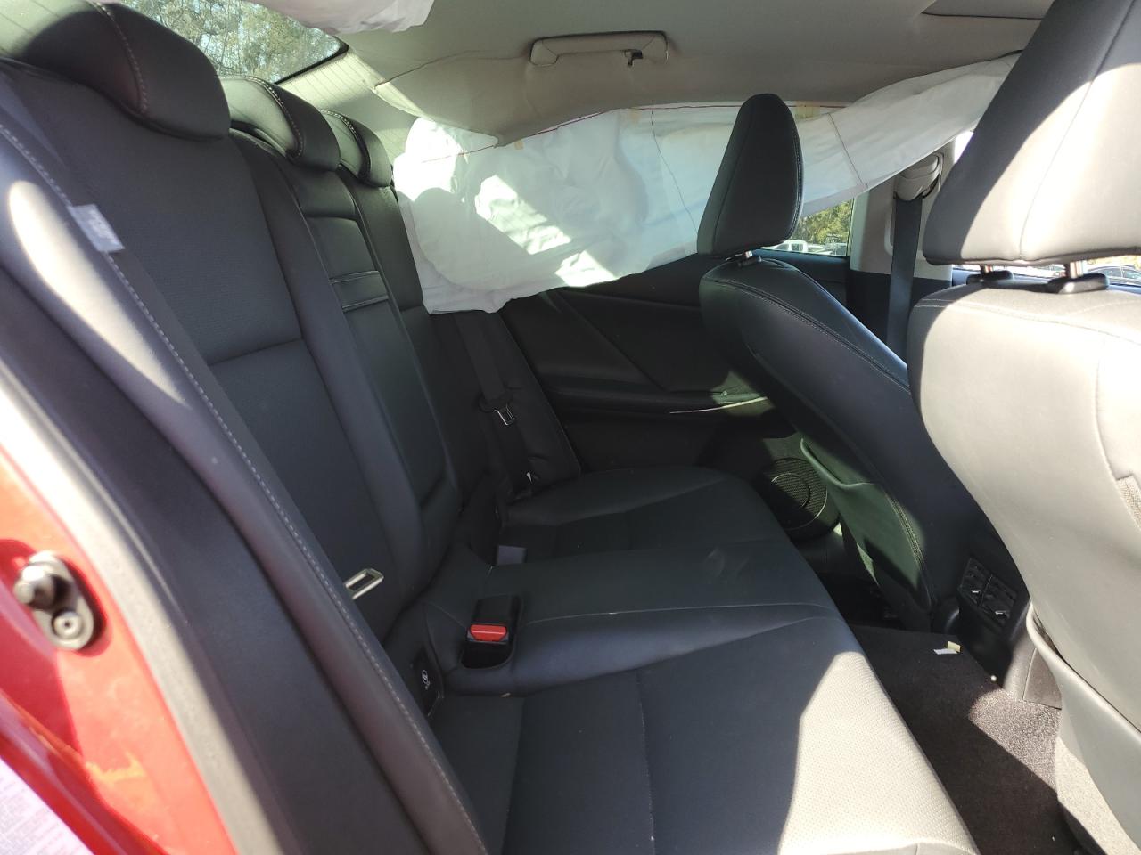 2014 Lexus IS - Image 10
