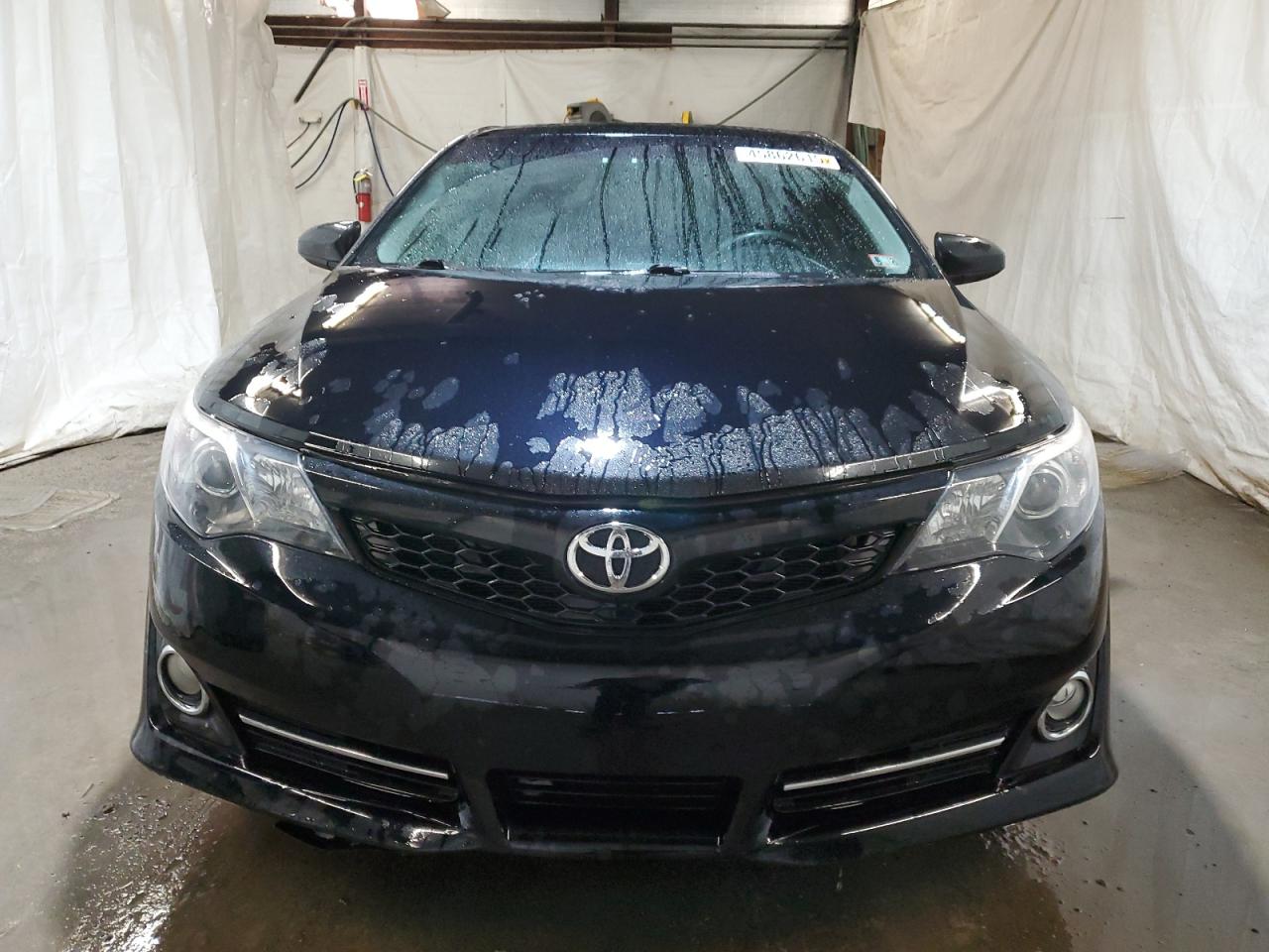 2014 Toyota Camry - Image 5