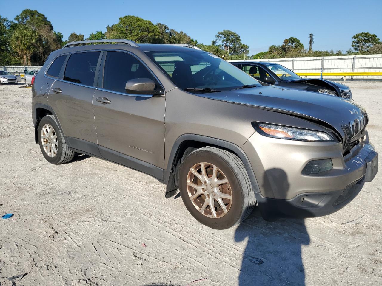 2017 Jeep Grand Cherokee - Image 4