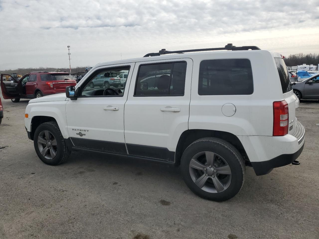 2014 Jeep Liberty (Patriot) - Image 2