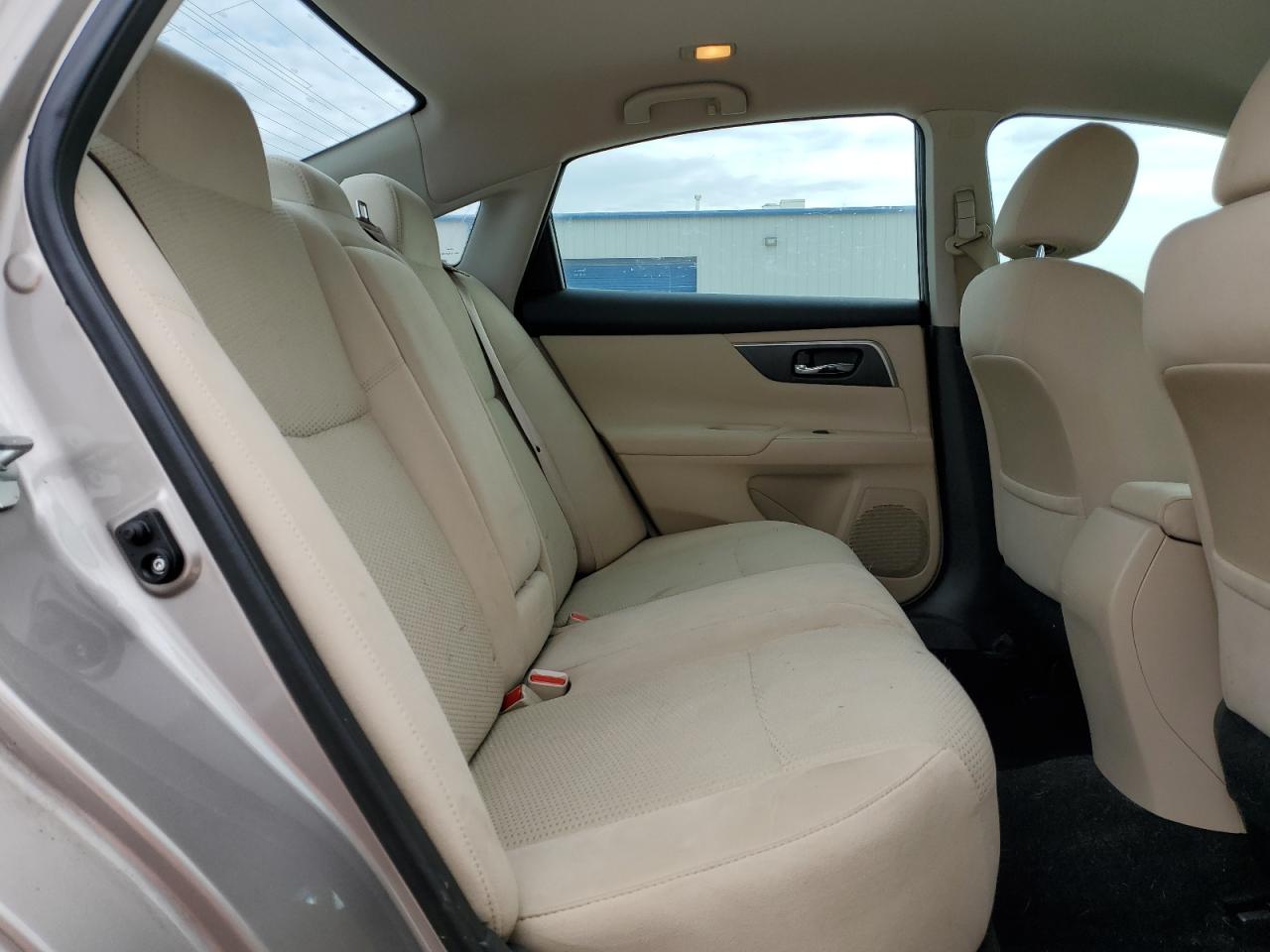 2015 Nissan Altima - Image 10