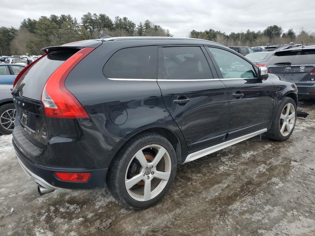 2010 Volvo XC60 - Image 3