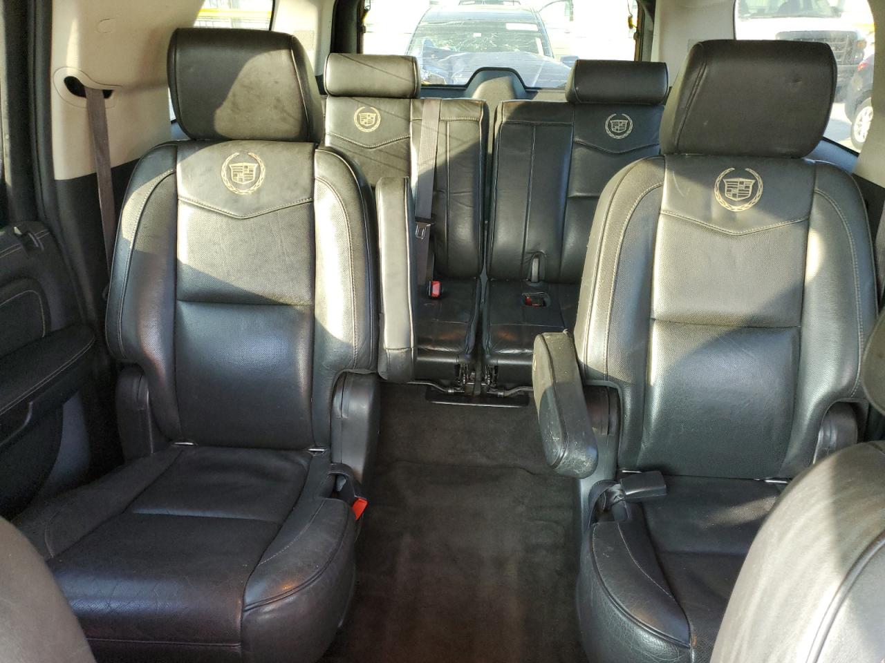 2013 Cadillac Escalade - Image 10