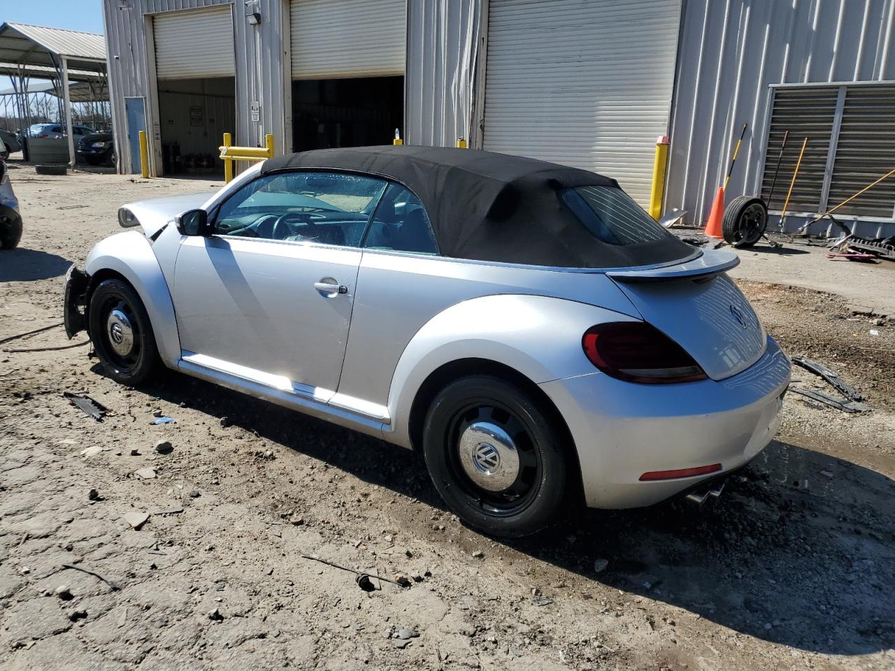 2013 Volkswagen Beetle - Image 2