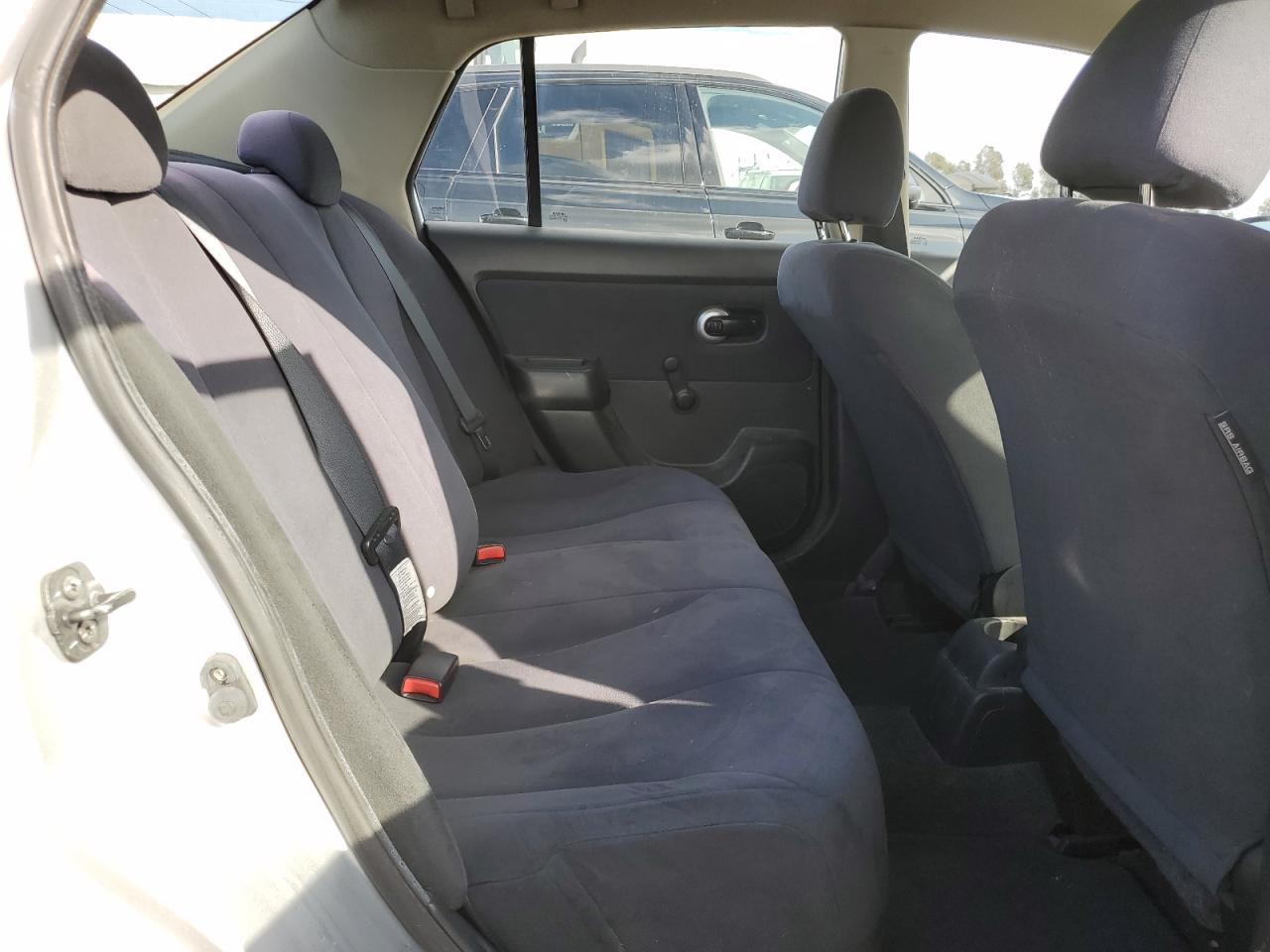 2009 Nissan Versa - Image 10
