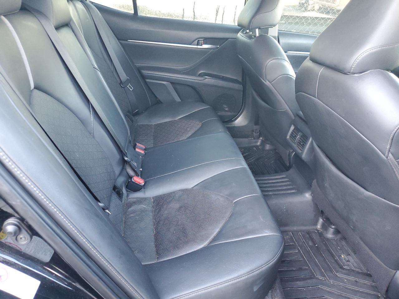 2018 Toyota Camry - Image 10
