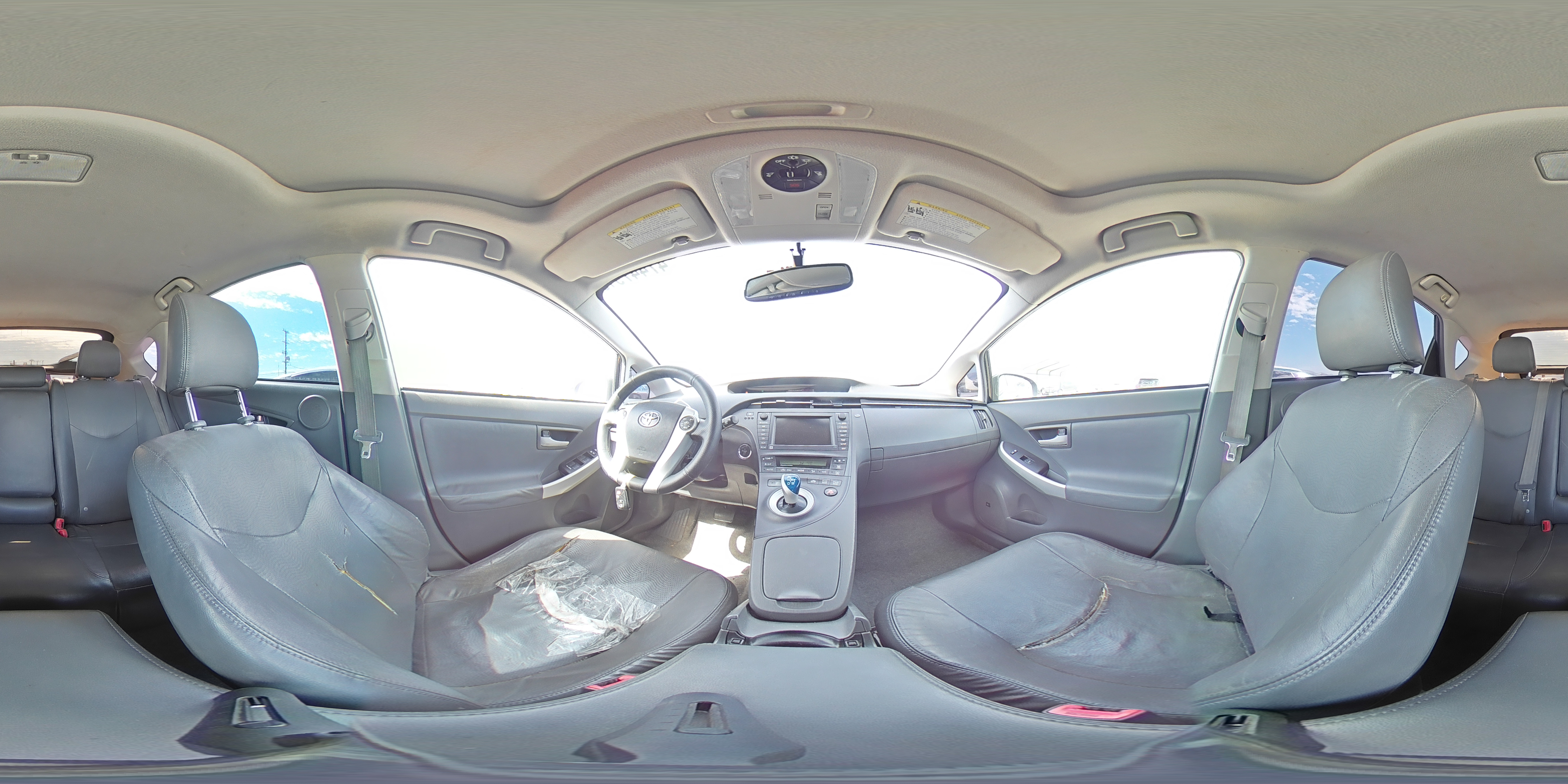 2011 Toyota Prius - Image 12
