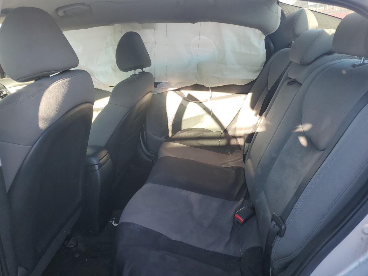 2012 Hyundai Elantra - Image 11