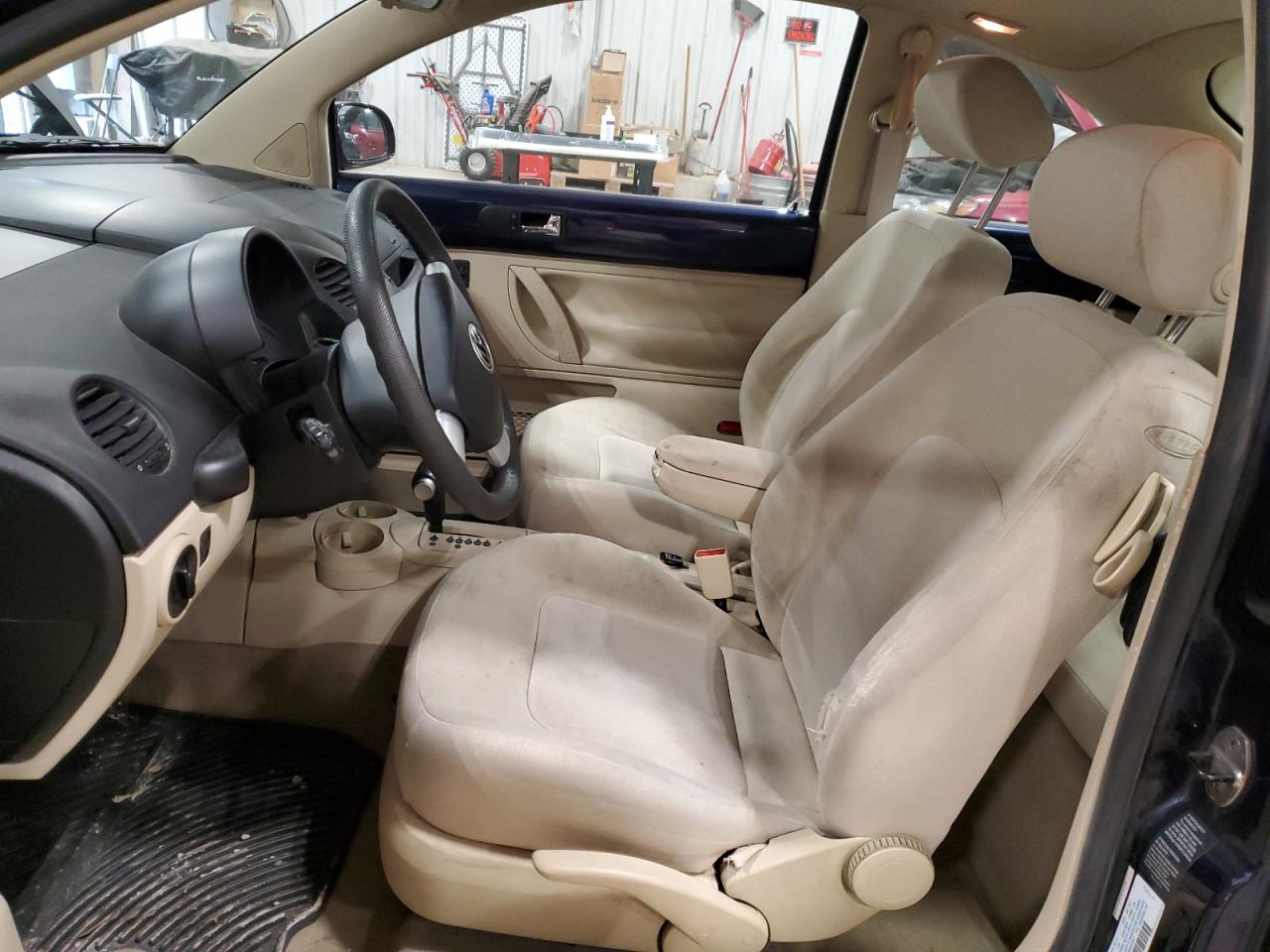 2002 Volkswagen Beetle - Image 7
