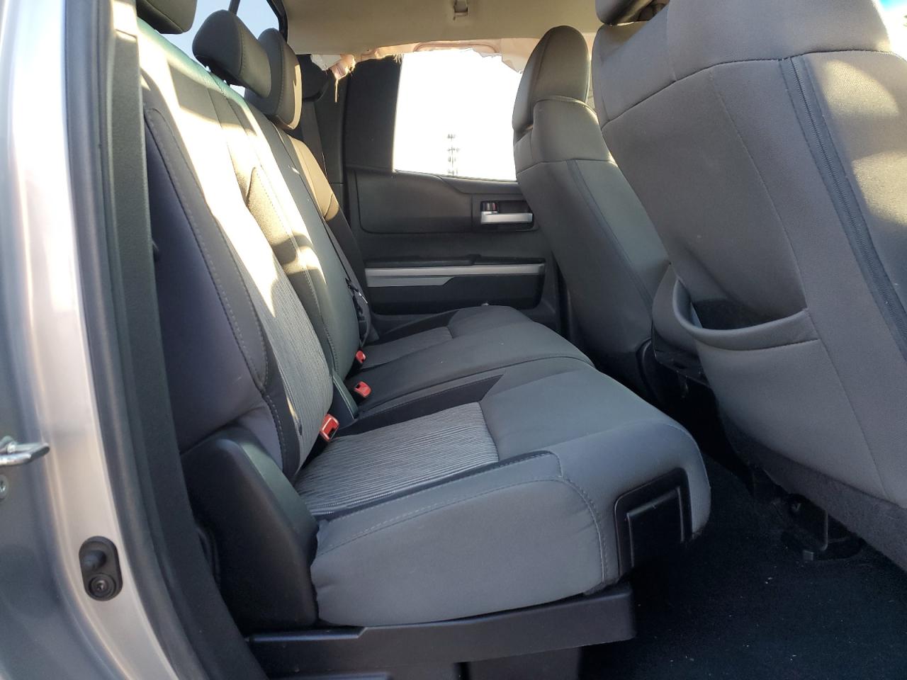 2016 Toyota Tundra - Image 10