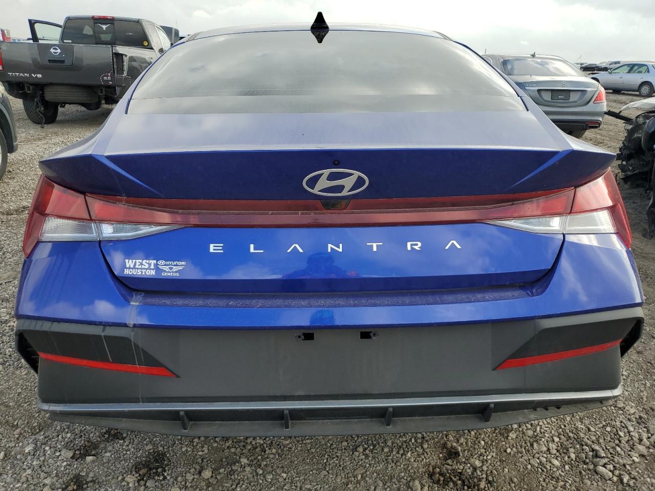 2024 Hyundai Elantra - Image 6