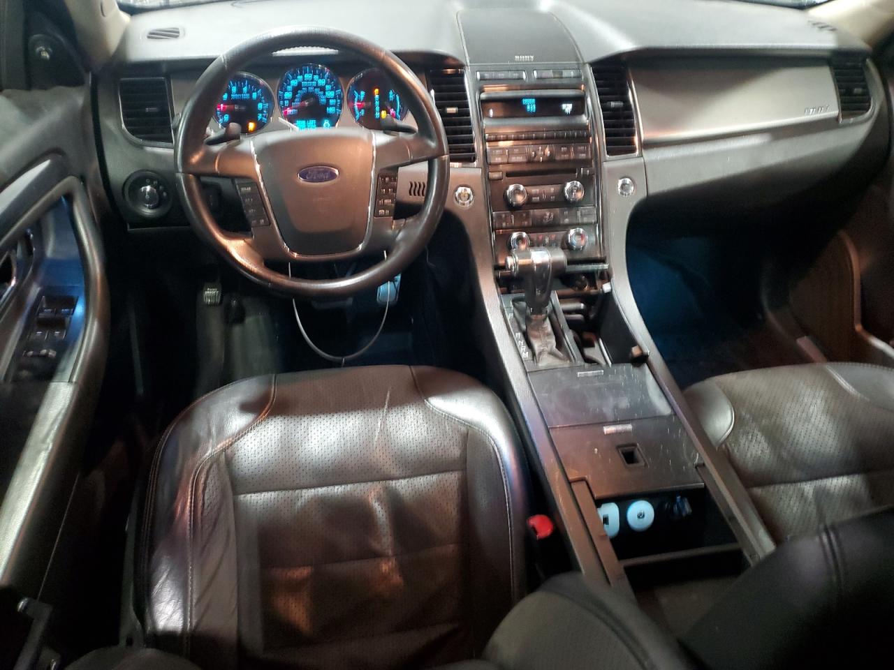 2010 Ford Taurus - Image 8