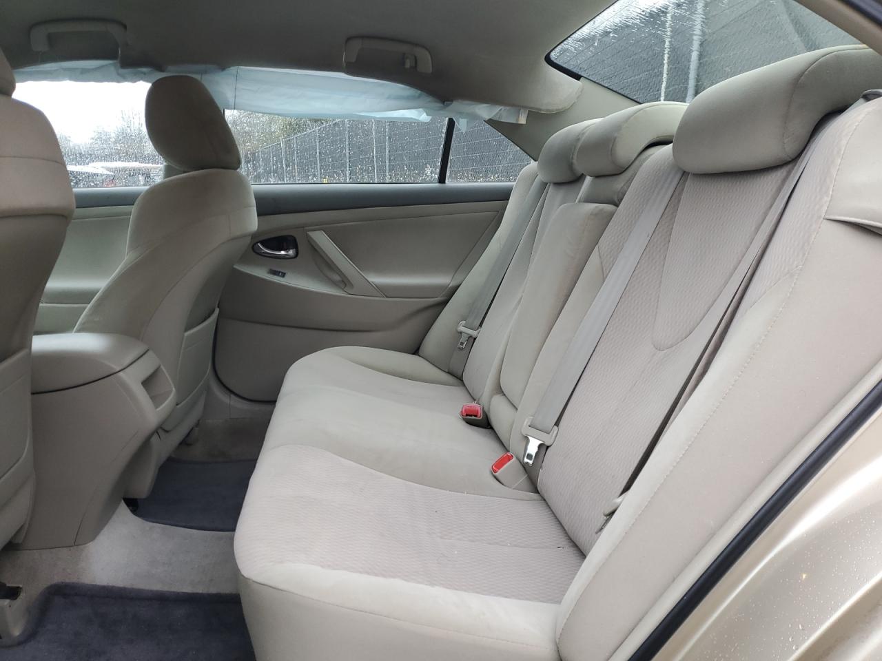 2011 Toyota Camry - Image 10