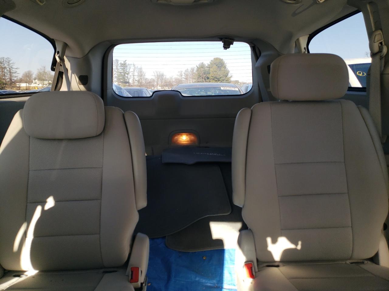 2009 Dodge Caravan - Image 10