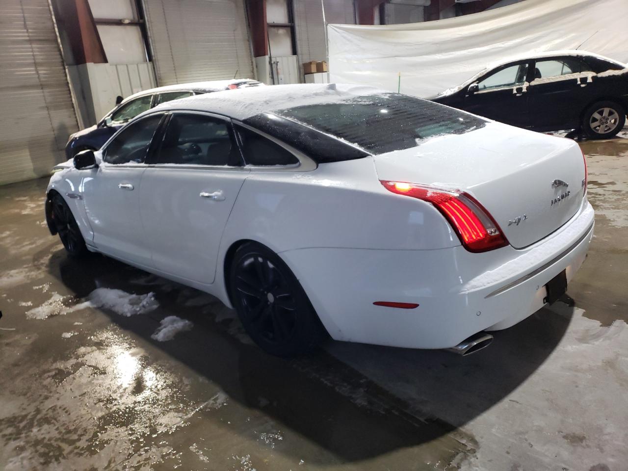 2013 Jaguar XJ - Image 2