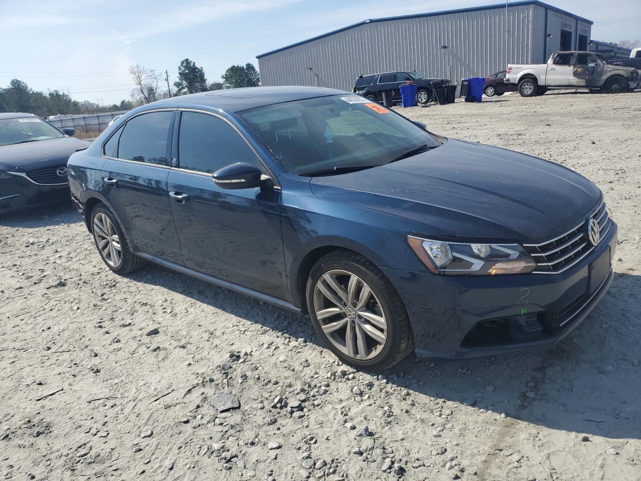 2019 Volkswagen Passat - Image 4