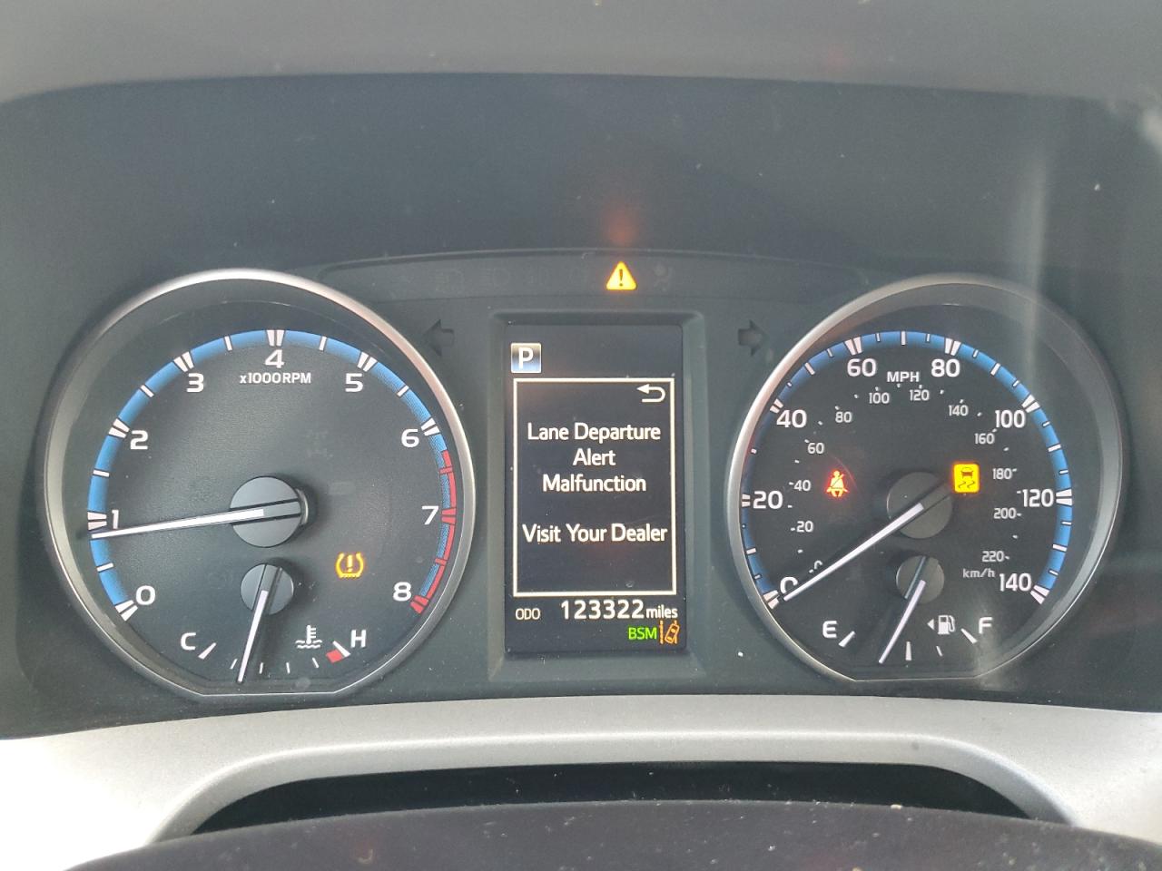 2018 Toyota RAV 4 - Image 9