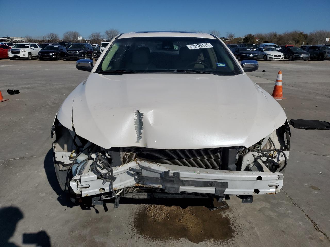 2018 Ford Taurus - Image 5