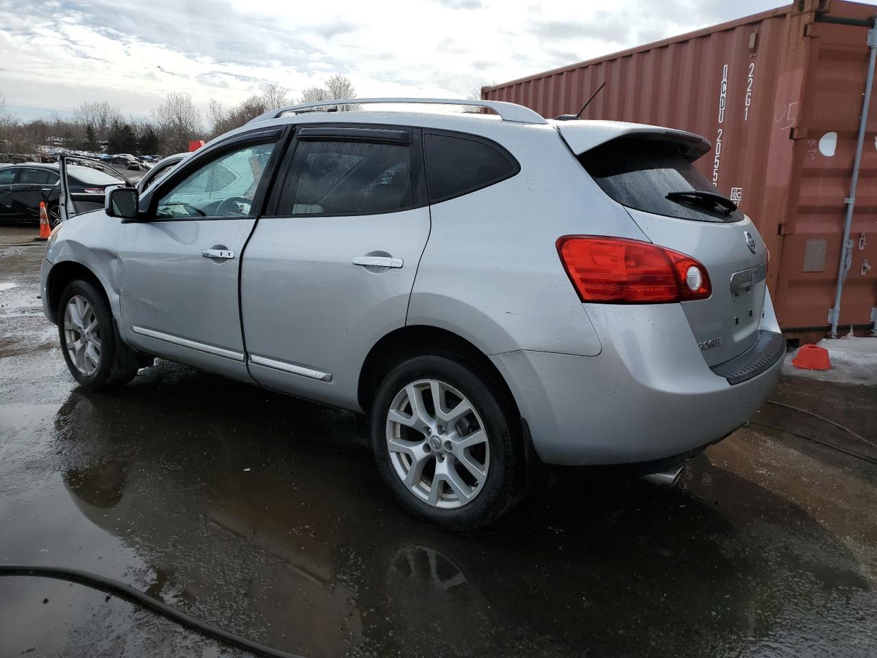 2011 Nissan Rogue - Image 2