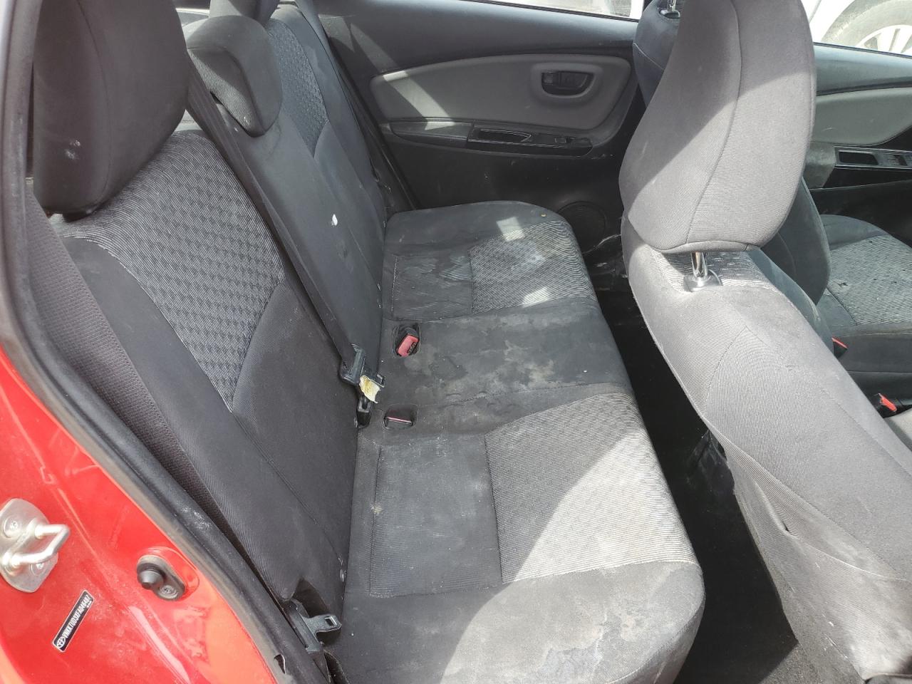 2015 Toyota Yaris - Image 10
