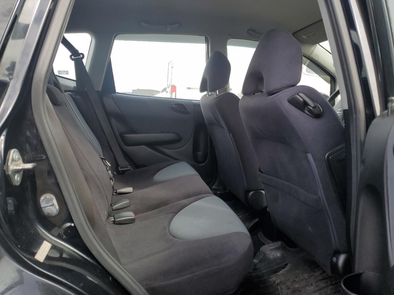 2008 Honda Fit - Image 10