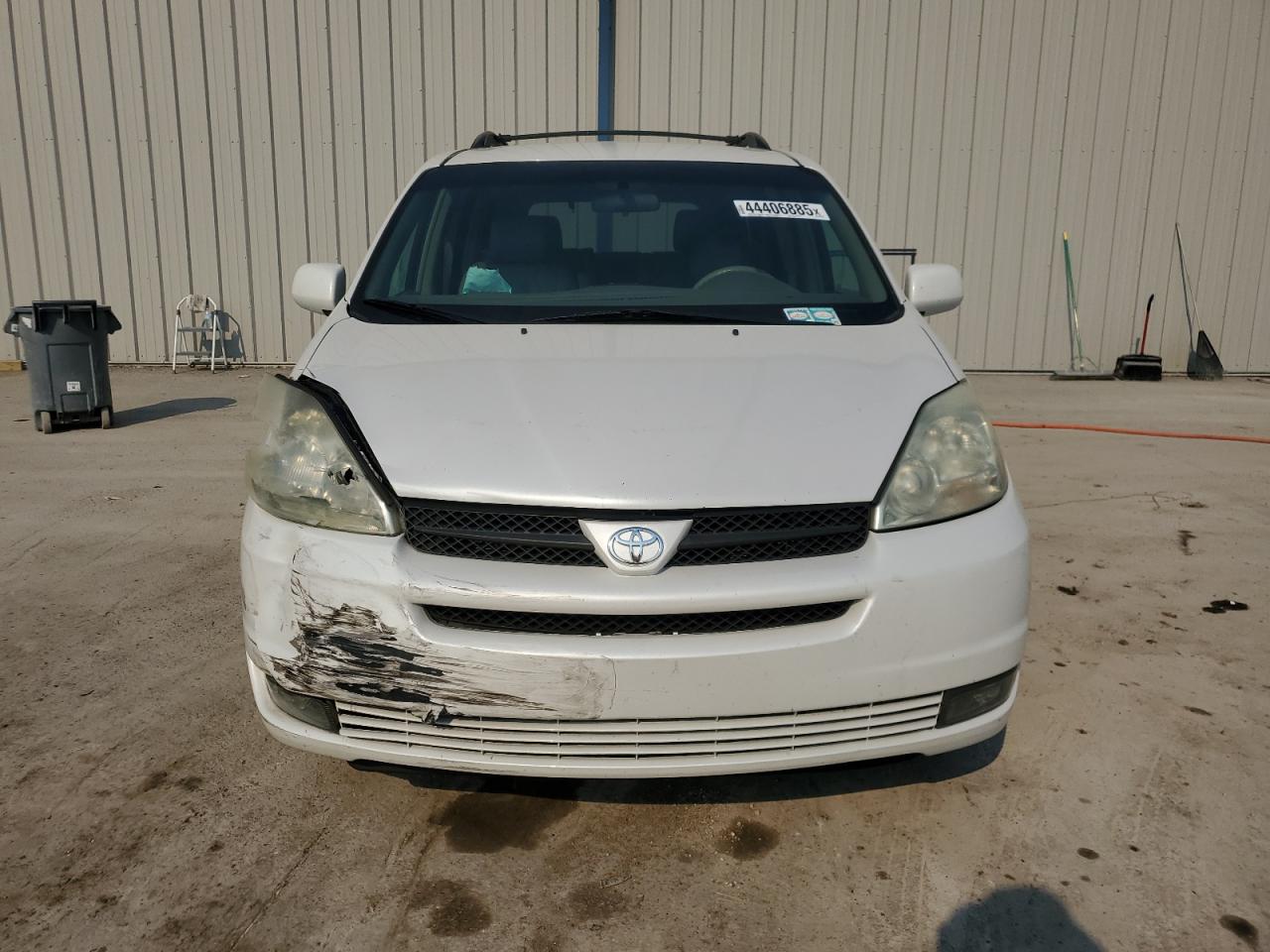2004 Toyota Sienna - Image 5