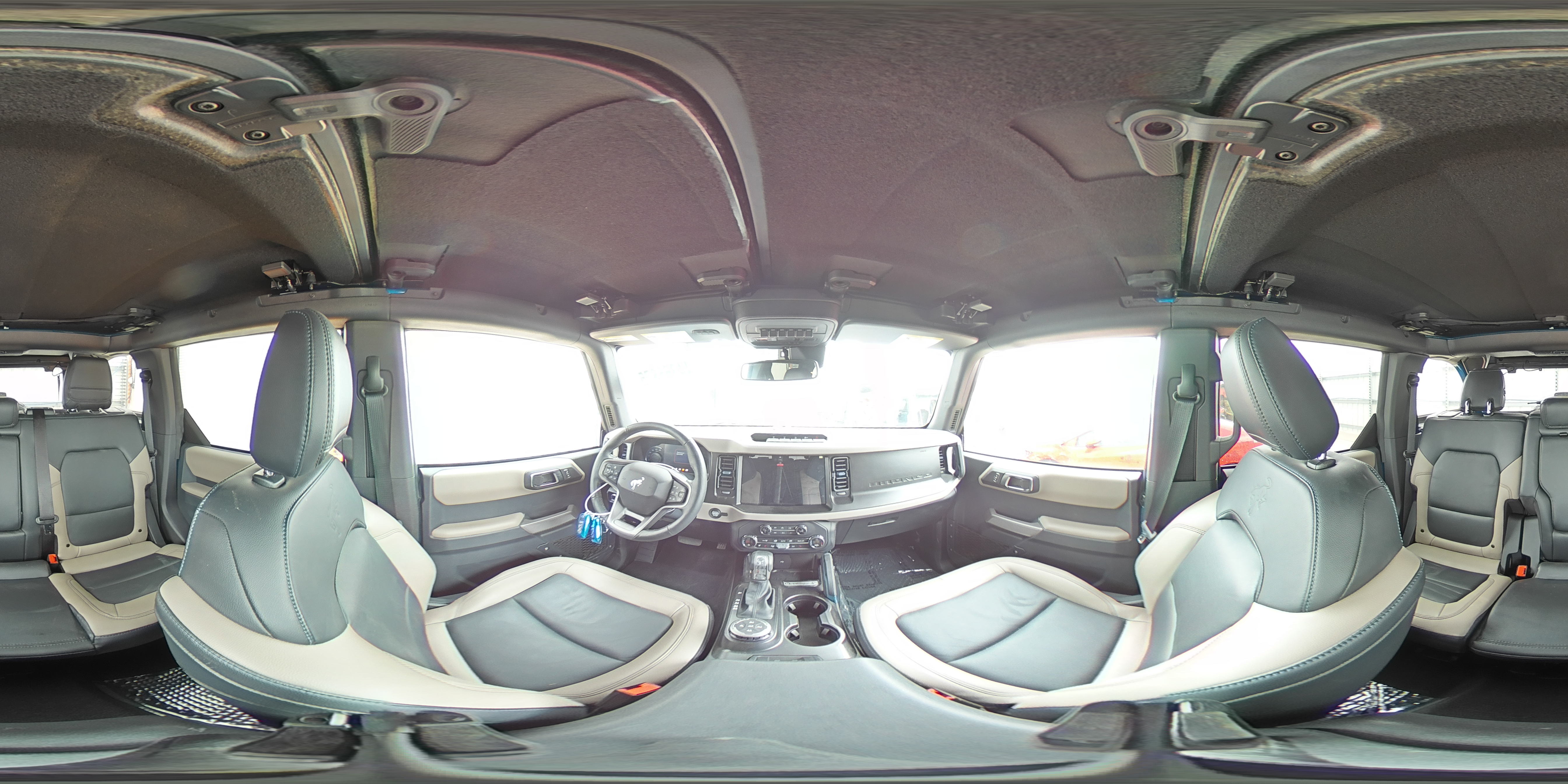 2023 Ford Bronco - Image 15