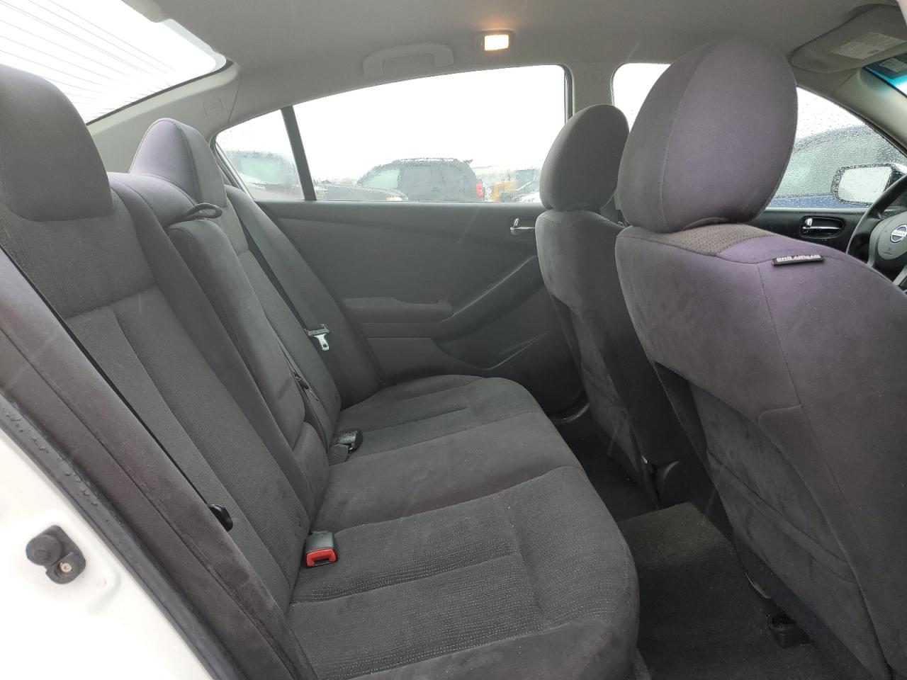 2011 Nissan Altima - Image 10
