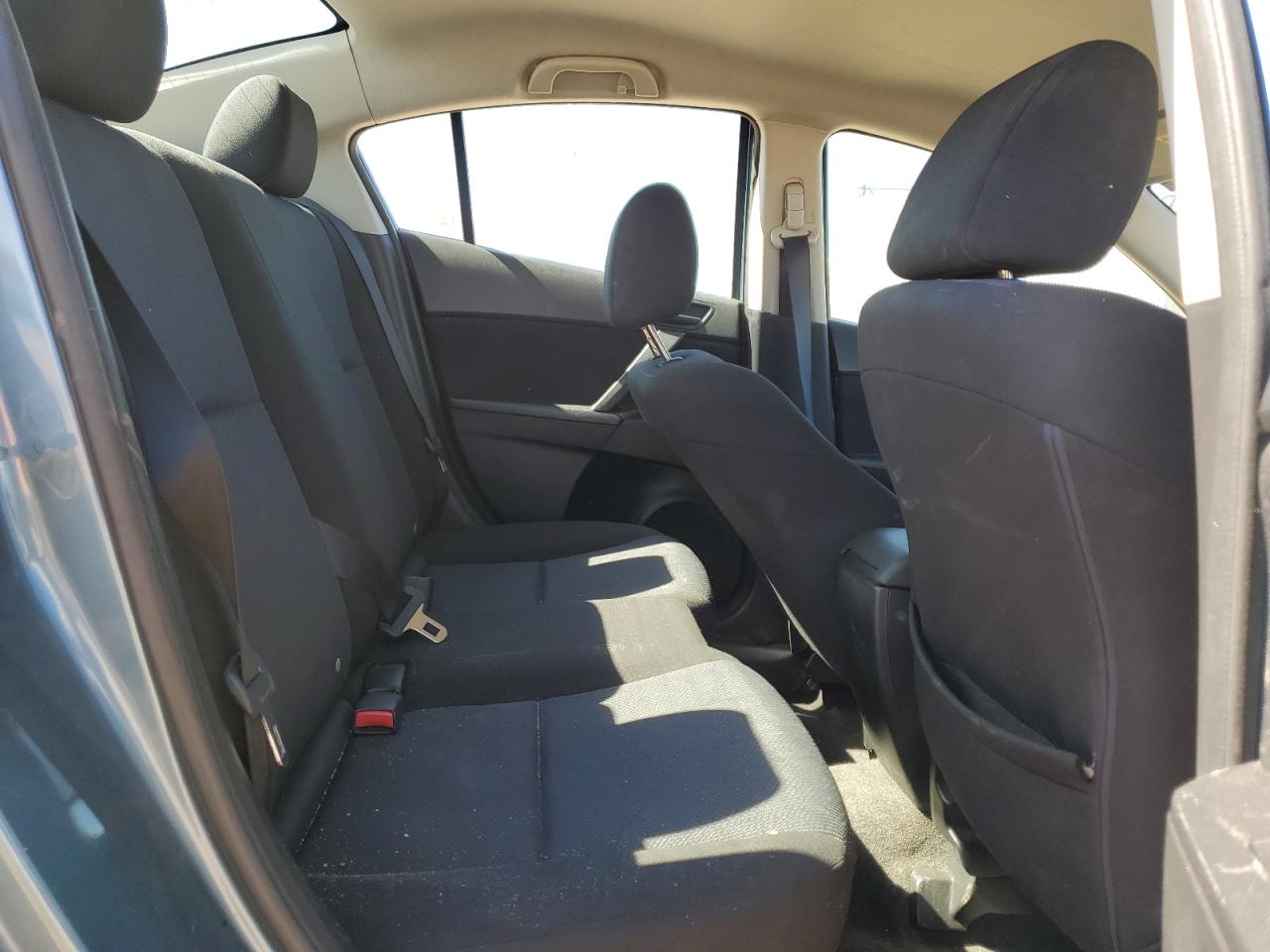 2010 Mazda 3 - Image 11