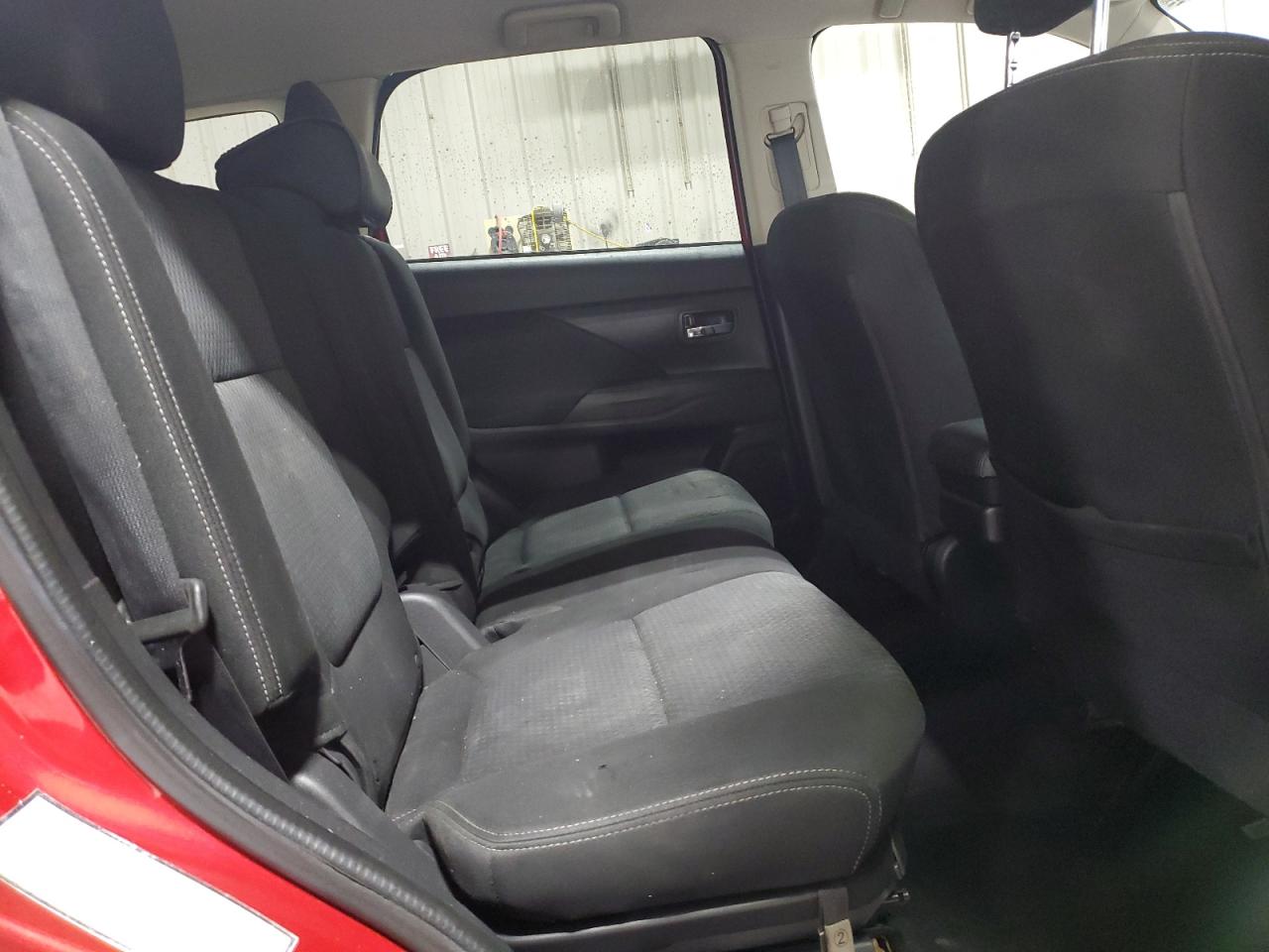 2017 Mitsubishi Outlander - Image 11