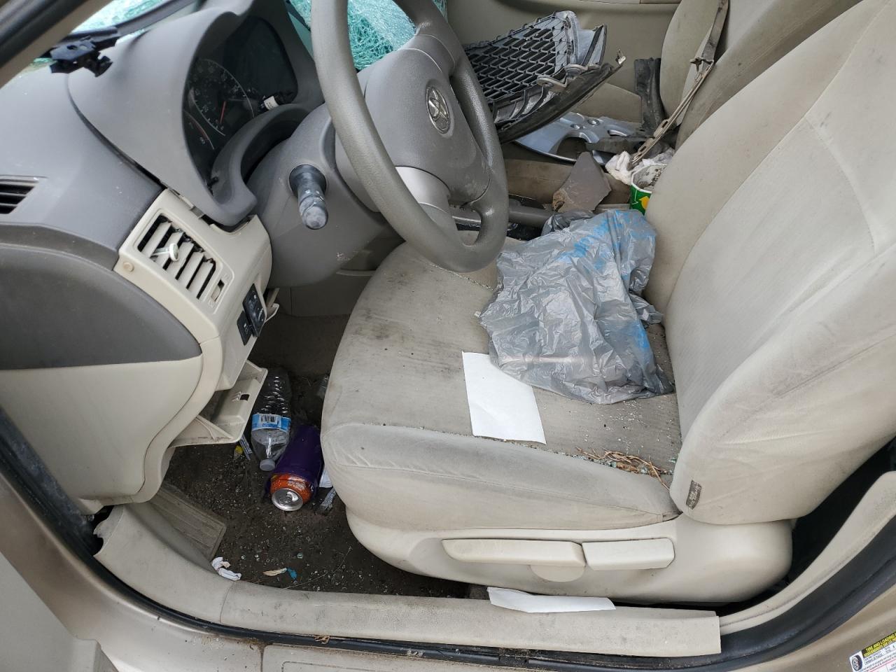 2010 Toyota Corolla - Image 7